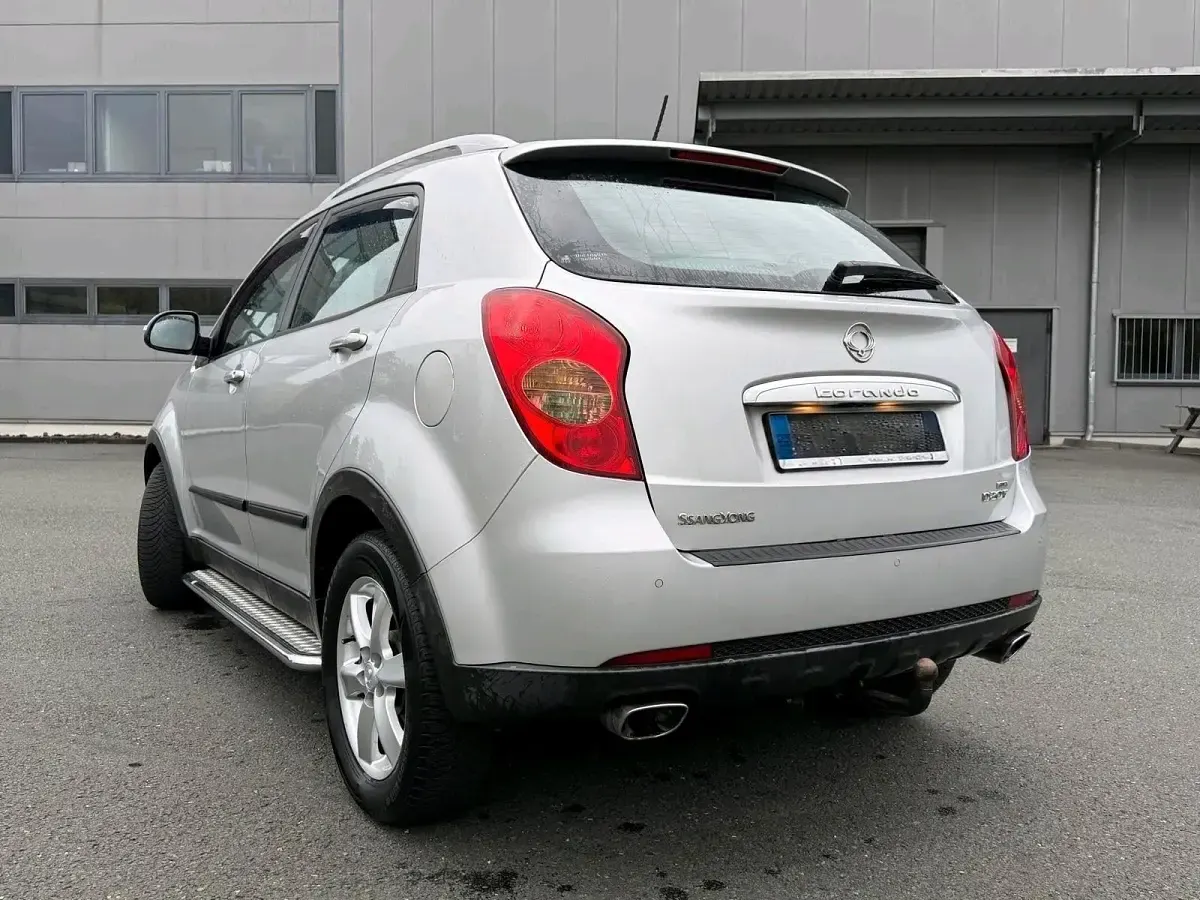 Gebraucht SsangYong Korando 175 PS (128 kW) 2011 Silber SUV