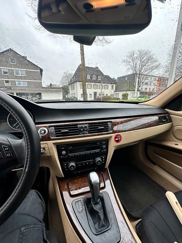 Gebraucht BMW 320 177 PS (130 kW) 2008 Limousine