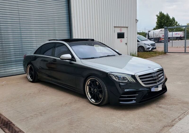 Silber Gebraucht 2019 Mercedes S560 AMG line Limousine | 55.000 € (Superpreis) - Bild 1/4