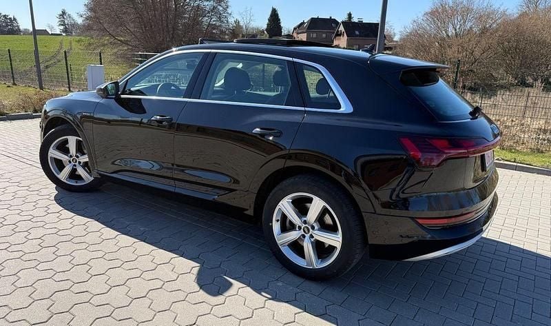 Gebraucht Audi e-tron Advanced 230 kW (313 PS) 2022 Schwarz SUV