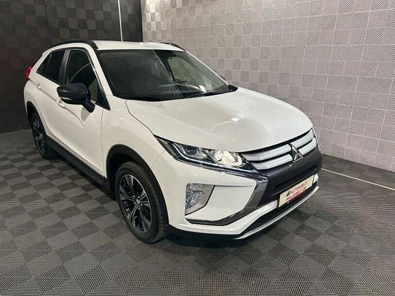 Weiß Gebraucht 2021 Mitsubishi Eclipse Cross Spirit SUV | 18.950 € (Etwas zu teuer) - Bild 1/4