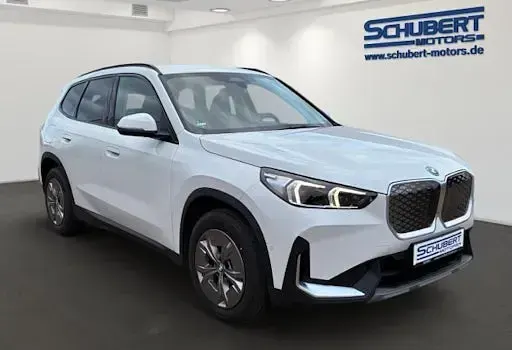 Begagnad BMW iX1 Performance 150 kW (204 HK) 2025 Vit SUV