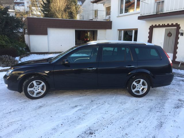 Gebraucht Ford Mondeo 146 PS (107 kW) 2006 Schwarz Kombi