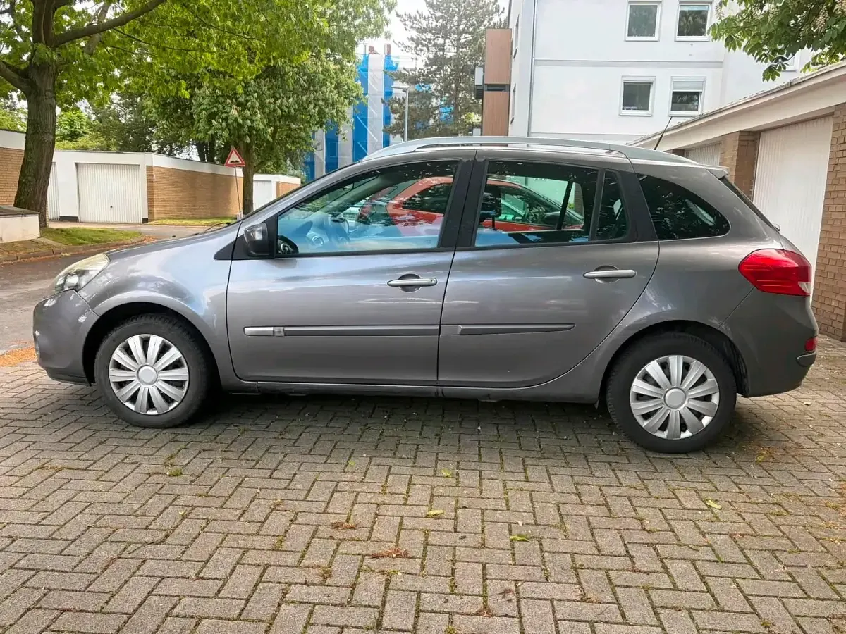 Gebraucht Renault Clio 79 PS (58 kW) 2009 Grau Kombi