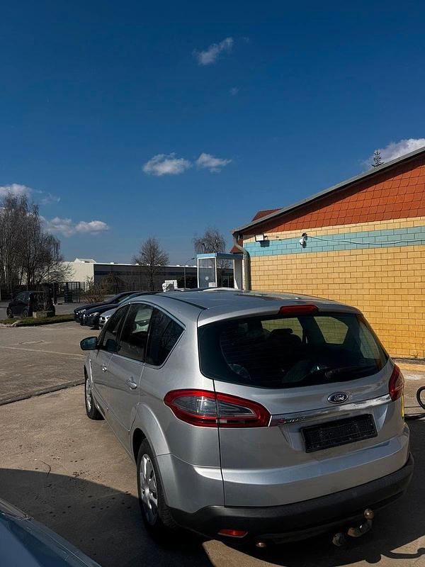 Gebraucht Ford S-MAX Titanium 163 PS (119 kW) 2013 Silber Van / Kleinbus