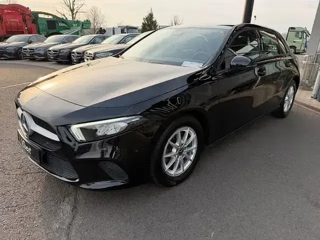 Gebraucht Mercedes A200 150 PS (110 kW) 2021 Schwarz Limousine