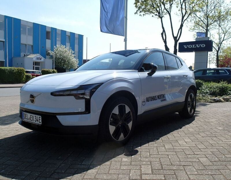 Blau Gebraucht 2024 Volvo EX30 Plus SUV | 36.590 € (Superpreis) - Bild 1/4