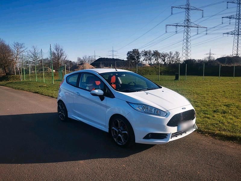 Gebraucht Ford Fiesta ST 182 PS (133 kW) 2013 Weiß Kleinwagen
