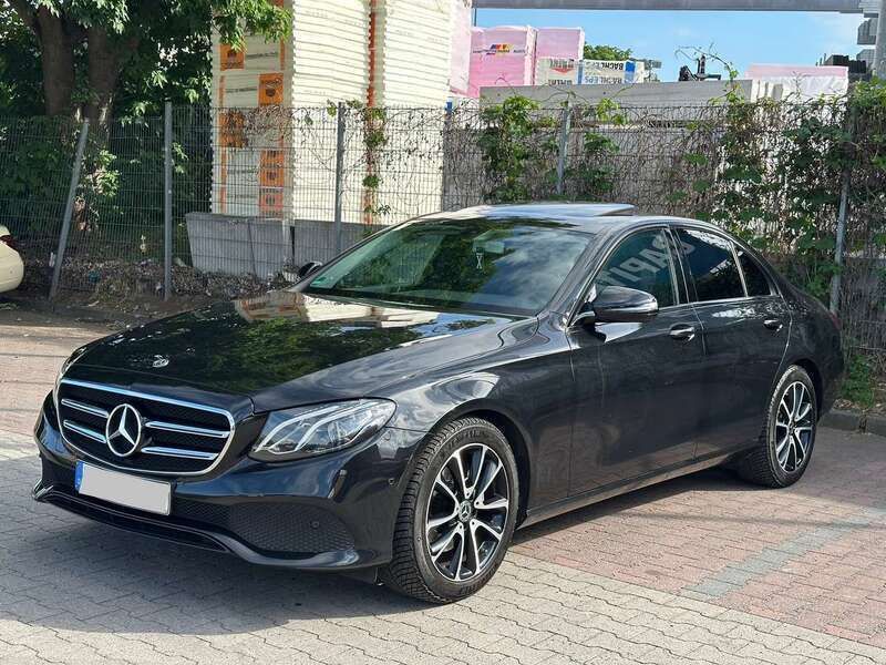 Gebraucht 2019 Mercedes E220 Avantgarde Limousine | 34.900 € (Etwas zu teuer) - Bild 1/4