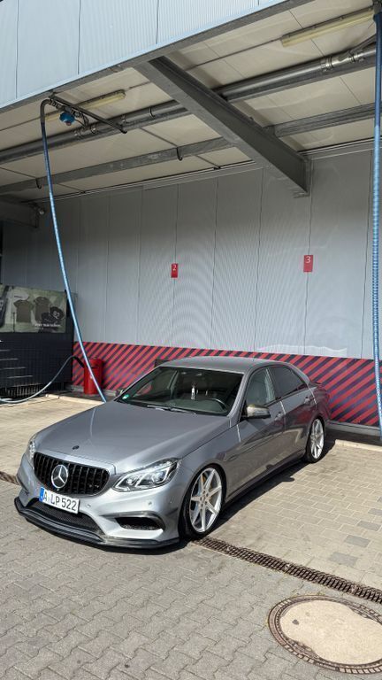 Silber Gebraucht 2013 Mercedes E400 Limousine | 20.000 € (Etwas zu teuer) - Bild 1/4
