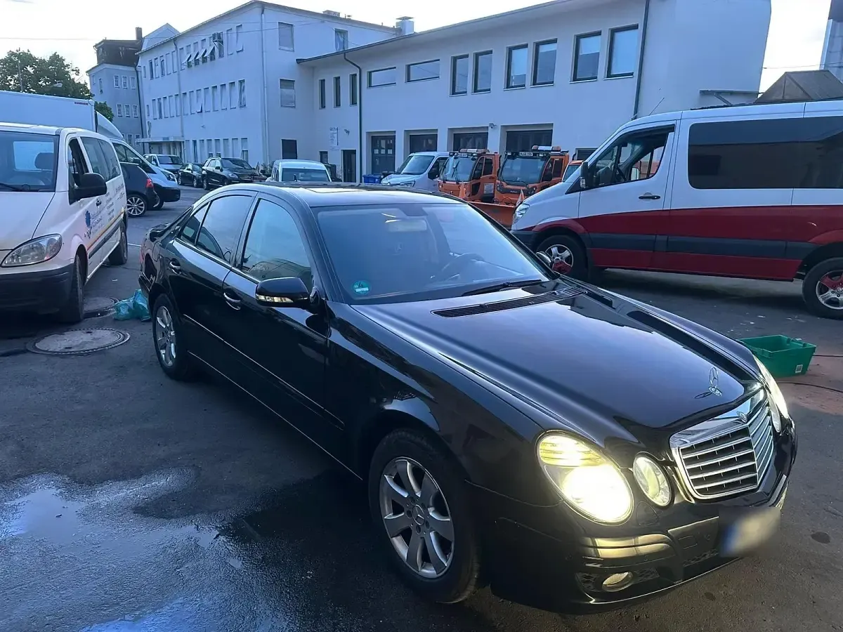 Używany Mercedes E280 190 KM (139 kW) 2007 Sedan/Limuzyna