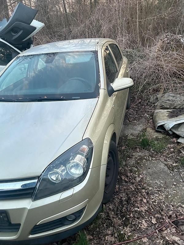 Usata Opel Astra 105 CV (77 kW) 2005 Utilitaria