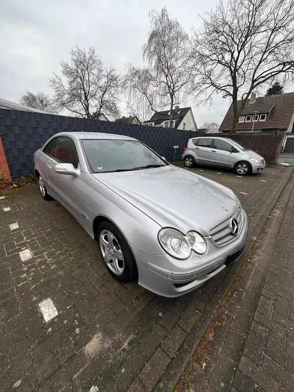 Gebraucht Mercedes CLK200 163 PS (119 kW) 2007 Silber Coupé