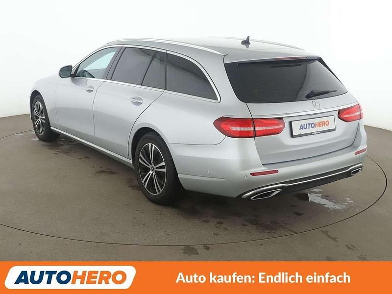 Gebraucht Mercedes E220 Avantgarde 194 PS (142 kW) 2020 Iridiumsilber Kombi