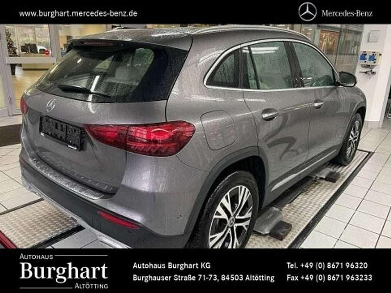 Second-hand Mercedes GLA250 Progressive 163 CP (119 kW) 2024 Gri SUV