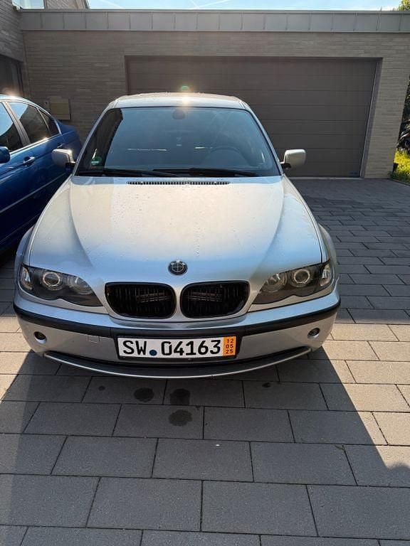 Silber Gebraucht 2004 BMW 316 Sport Line Limousine | 3.000 € (Fairer Preis) - Bild 1/4