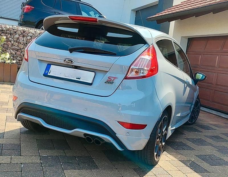 Gebraucht Ford Fiesta ST200 200 PS (147 kW) 2016 Grau Kleinwagen
