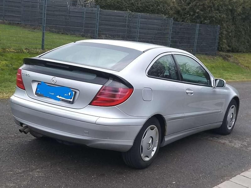 Gebraucht Mercedes C180 129 PS (94 kW) 2002 Silber Coupé
