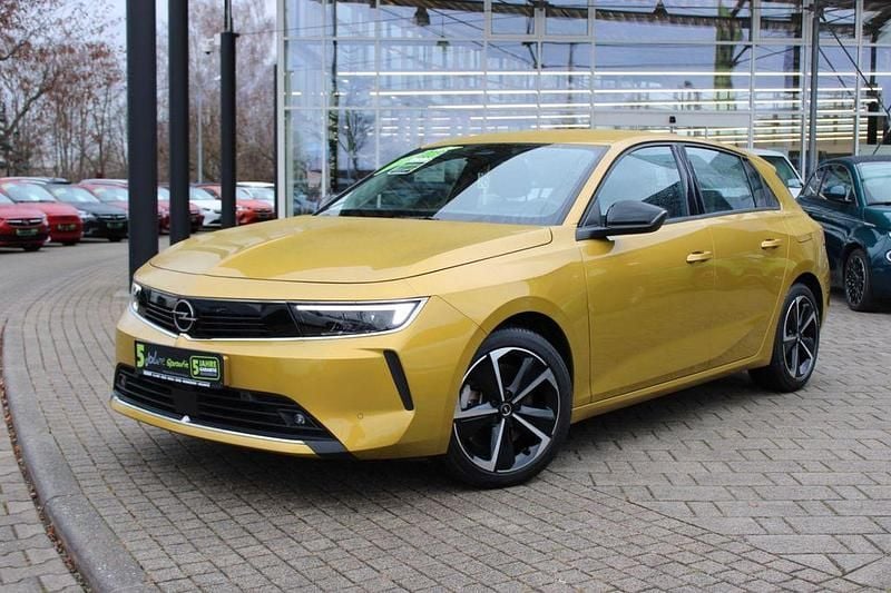 Gebraucht Opel Astra Edition 181 PS (133 kW) 2022 Kult gelb Limousine