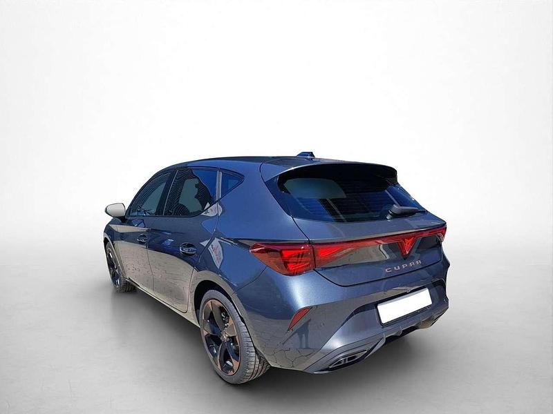 Neu Cupra Leon 150 PS (110 kW) 2025 Magneticgrau (s7s7) Limousine