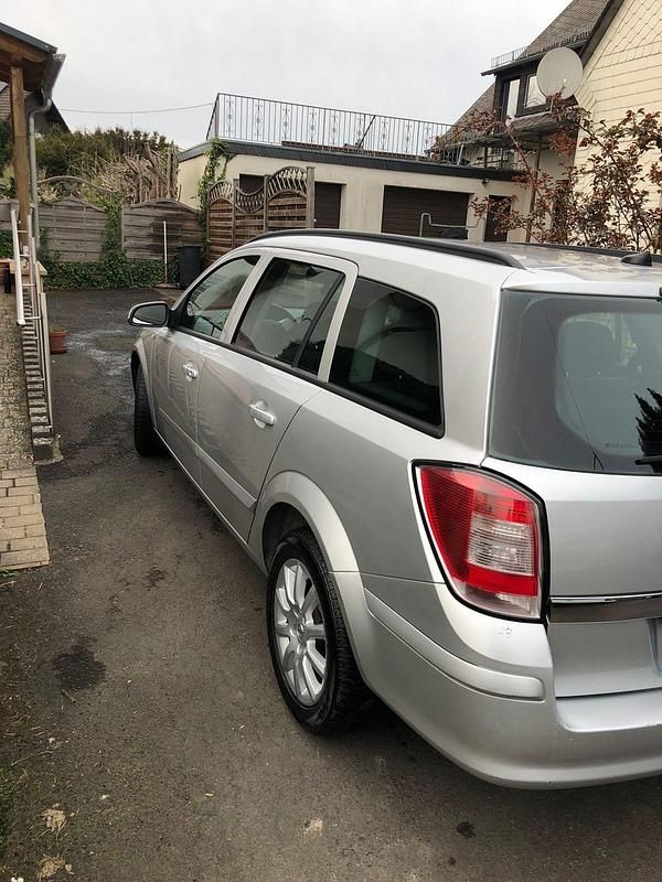 Gebraucht Opel Astra 2007 Silber Kombi