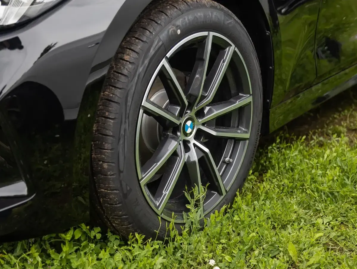 Gebraucht BMW 318 Shadowline 150 PS (110 kW) 2024 Schwarz 2 Kombi