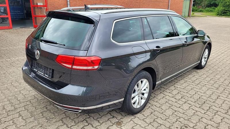 Gebraucht VW Passat Comfortline 190 PS (139 kW) 2018 Grau Limousine