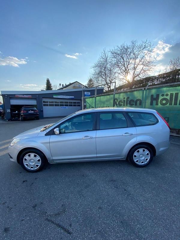 Gebraucht Ford Focus Style 90 PS (66 kW) 2008 Grau Kombi