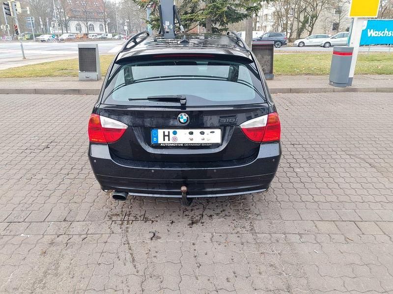 Gebraucht BMW 318 143 PS (105 kW) 2007 Schwarz Kombi