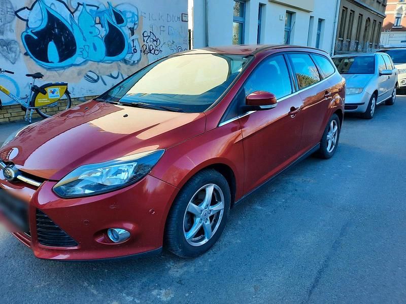 Gebraucht Ford Focus 150 PS (110 kW) 2011 Rot Kombi