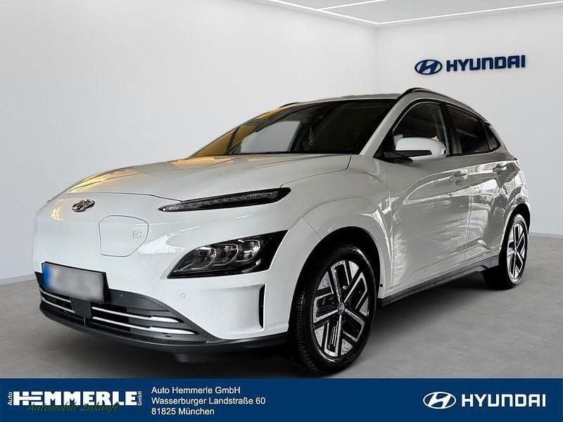Gebraucht Hyundai Kona Trend 100 kW (136 PS) 2023 Weiß SUV