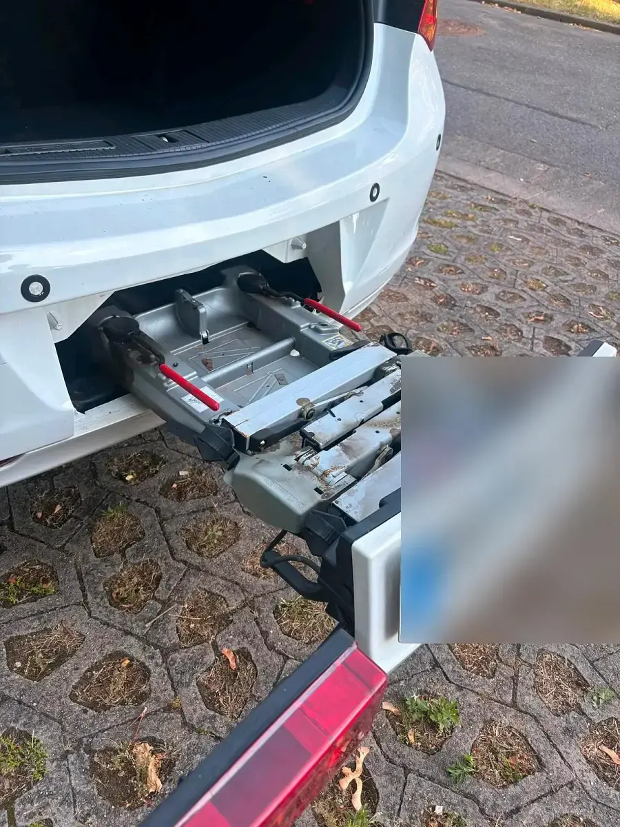Gebraucht Opel Astra Eco 105 PS (77 kW) 2011 Weiß Kleinwagen