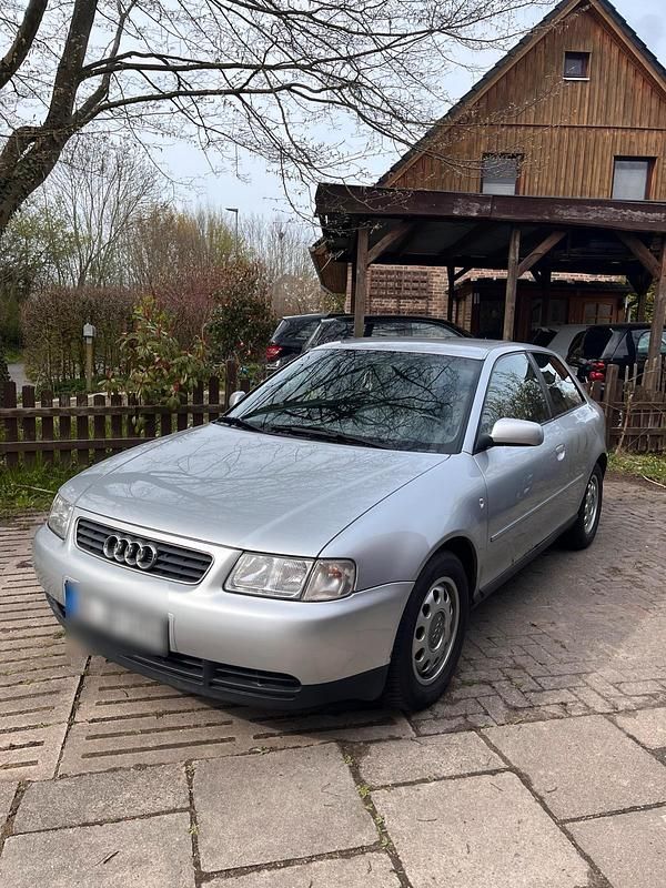 Usata Audi A3 101 CV (74 kW) 2000 Argento Utilitaria