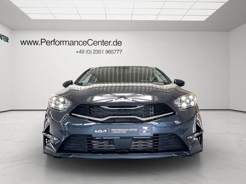 Gebraucht Kia Ceed Comfort 140 PS (102 kW) 2025 Grau Kleinwagen