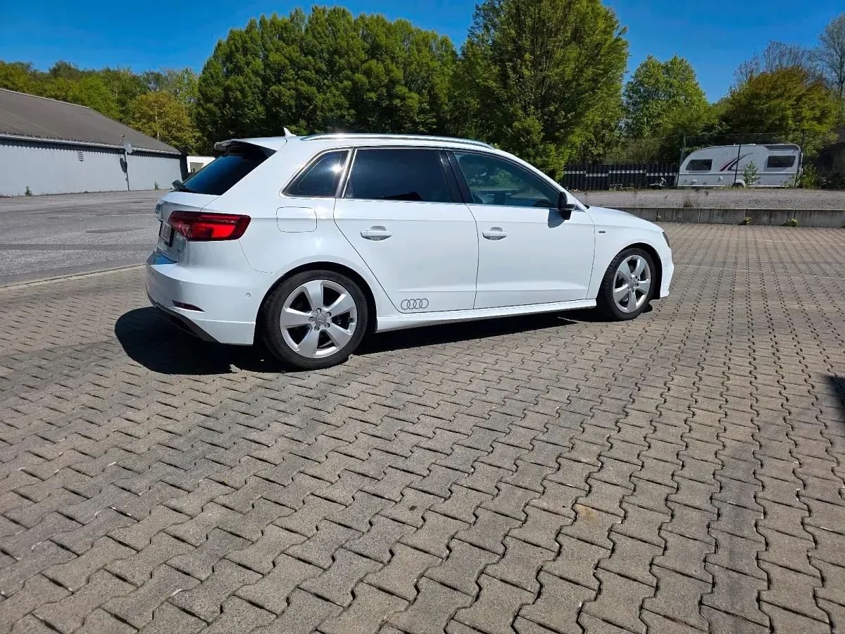 Używany Audi A3 S-Line 150 KM (110 kW) 2016 Biały Sedan/Limuzyna
