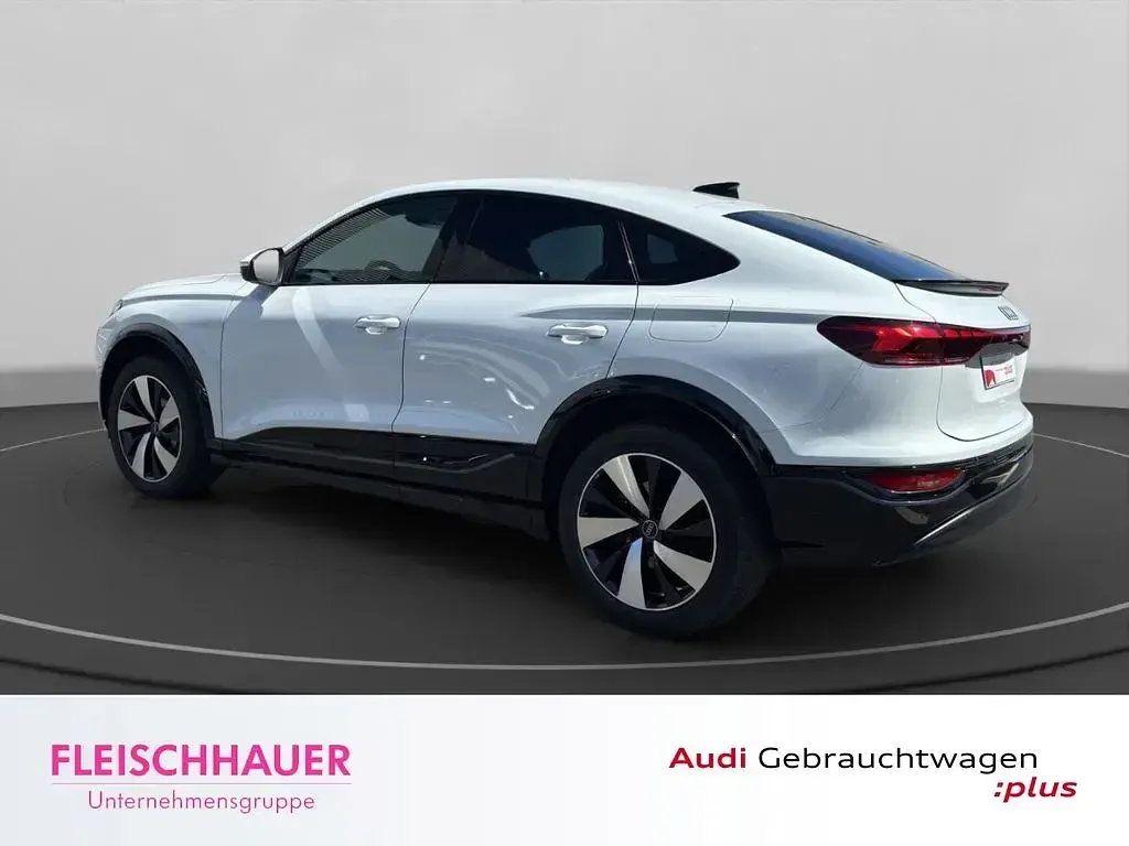 Gebraucht Audi Q6 Sportback e-tron Comfort 185 kW (252 PS) 2025 Gletscherweiß metallic SUV