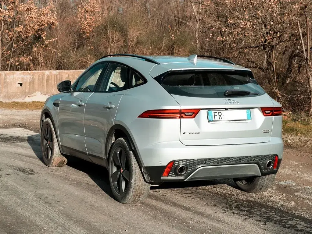 Gebraucht Jaguar E-Pace R-Dynamic 179 PS (131 kW) 2018 Silber SUV