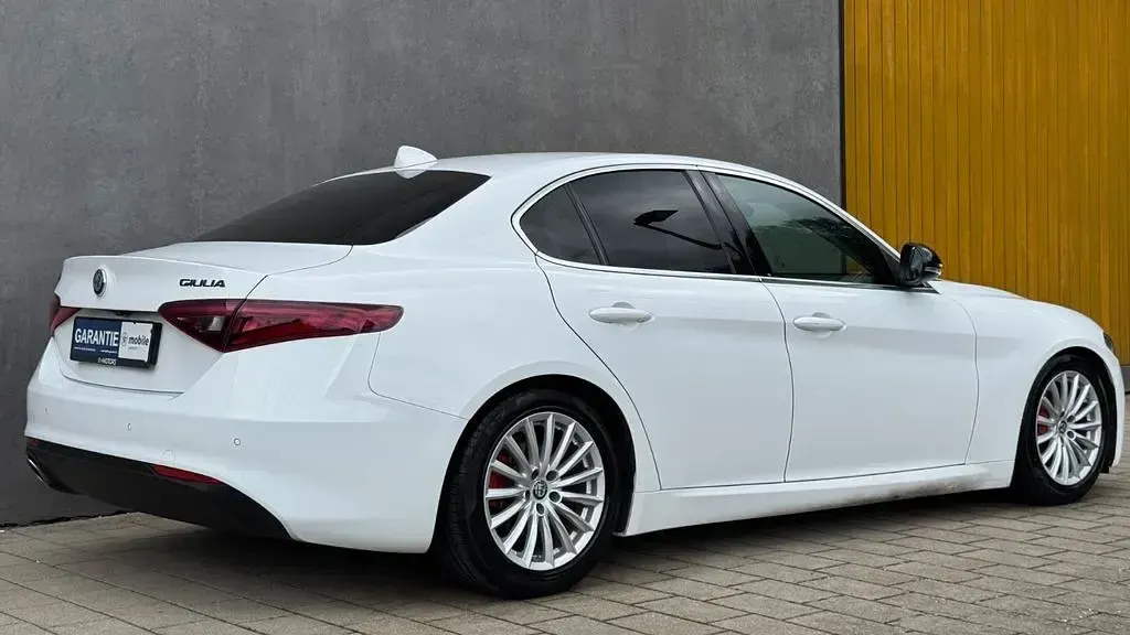 Gebraucht Alfa Romeo Giulia Super 150 PS (110 kW) 2016 Weiß Limousine