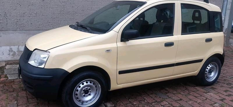 Gelb Gebraucht 2009 Fiat Panda Kleinwagen | 1.750 € - Bild 1/4