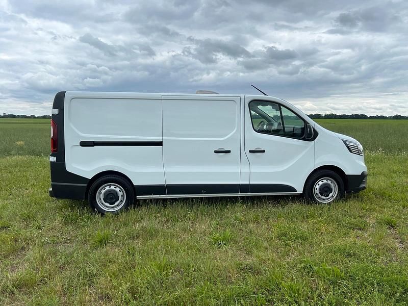 Gebraucht Renault Trafic 150 PS (110 kW) 2023 Weiß Van / Kleinbus