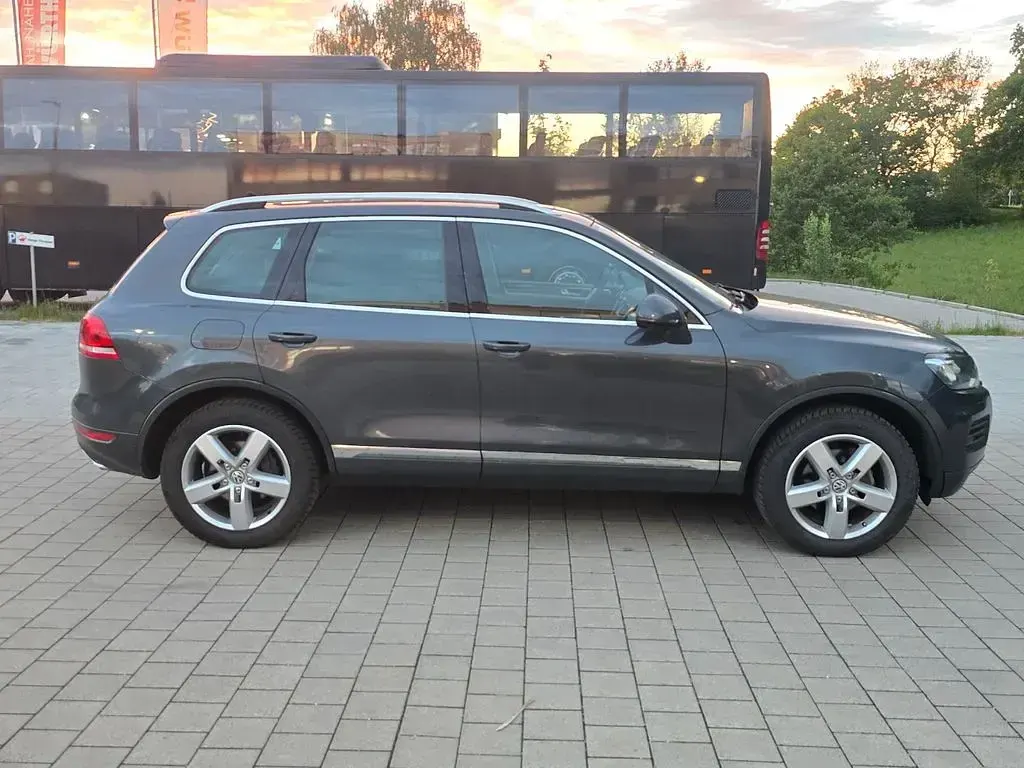Gebraucht VW Touareg 245 PS (180 kW) 2010 Grau SUV
