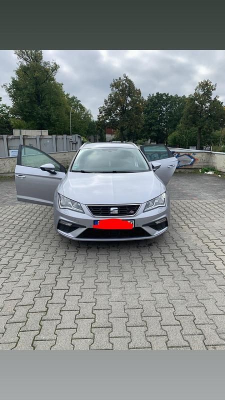 Silber Gebraucht 2020 Seat Leon Kombi | 10.999 € (Superpreis) - Bild 1/4