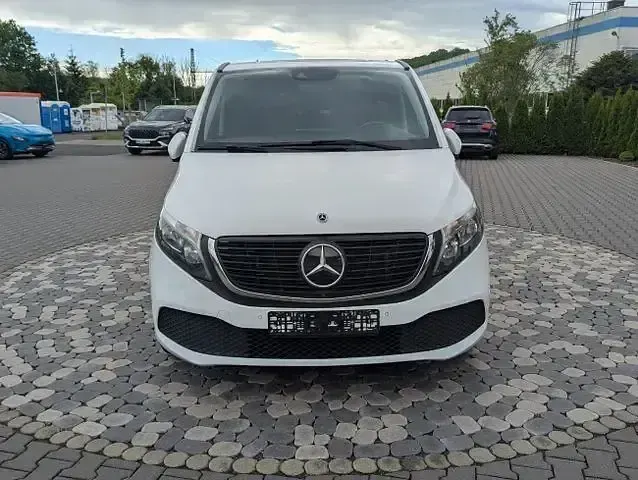 Gebraucht Mercedes EQV300 150 kW (204 PS) 2021 Weiß Van / Kleinbus