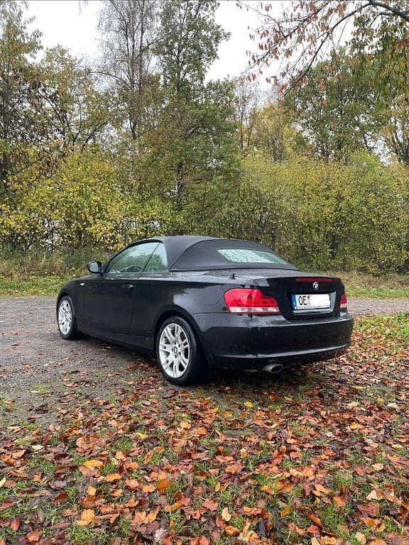 Gebraucht BMW 118 Cabriolet 143 PS (105 kW) 2012 Schwarz Cabrio