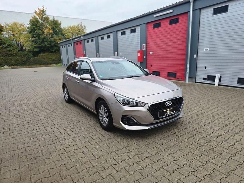 Beige Gebraucht 2019 Hyundai i30 Pure Kombi | 12.999 € (Fairer Preis) - Bild 1/4