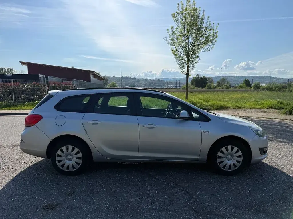 Gebraucht Opel Astra Selection 110 PS (80 kW) 2015 Silber Kombi