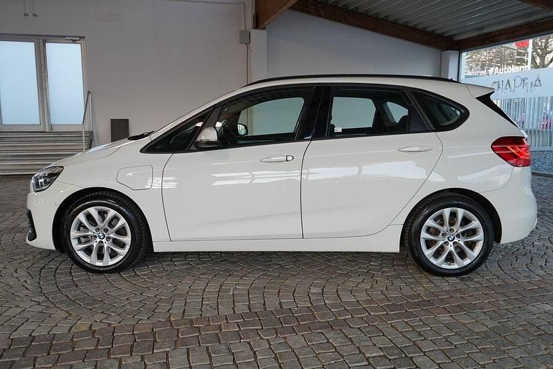 Gebraucht BMW 225 220 PS (161 kW) 2021 Weiß Kombi