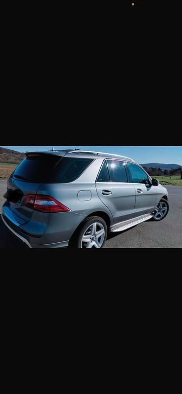 Gebraucht Mercedes ML350 258 PS (189 kW) 2012 Grau SUV