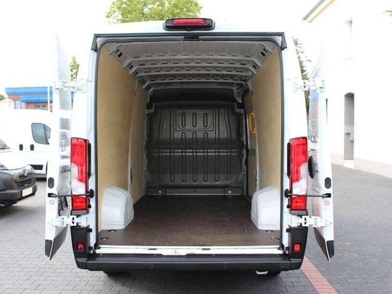 Gebraucht Peugeot Boxer 176 PS (129 kW) 2024 Weiß icy Van