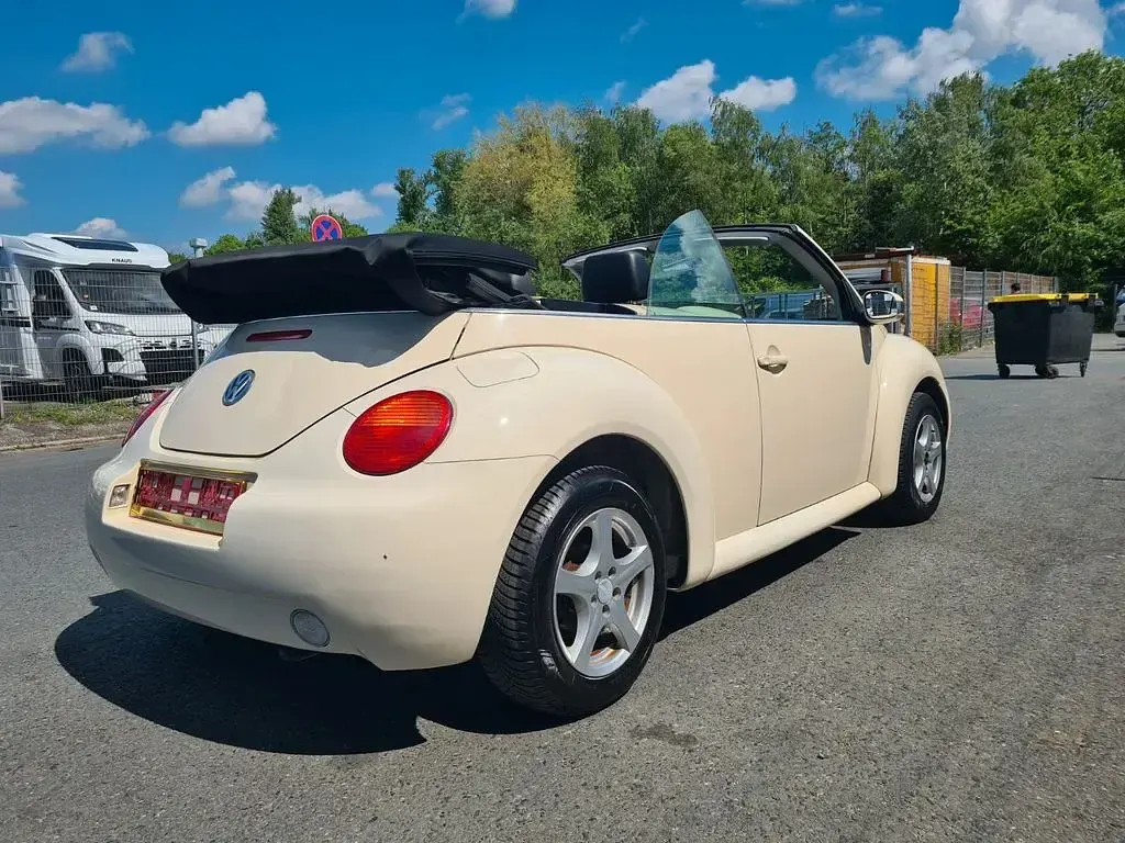 Usata VW Beetle Cabriolet 102 CV (75 kW) 2004 Beige Cabrio